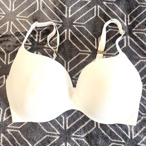 Victoria’s Secret - 34DDD white bra - excellent condition